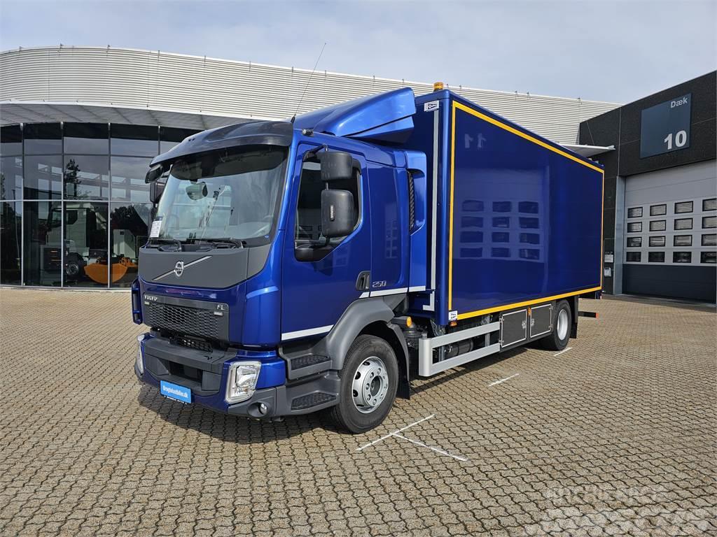 Volvo FL250 Camiones con caja de remolque