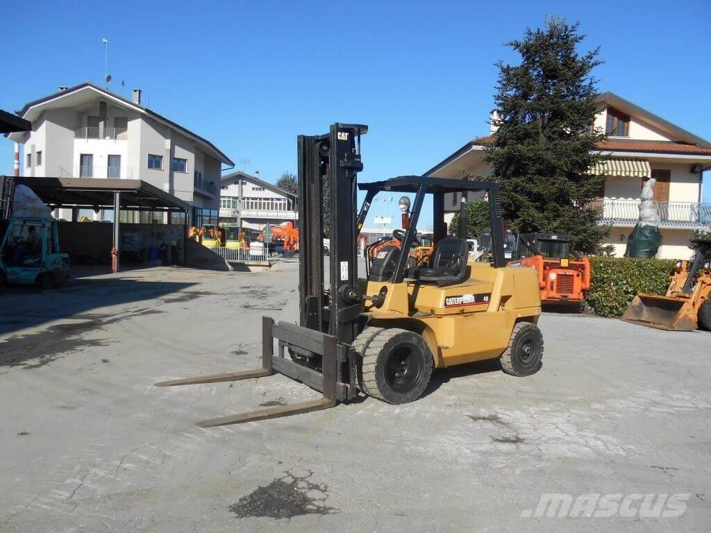 CAT DP40KL Camiones diesel