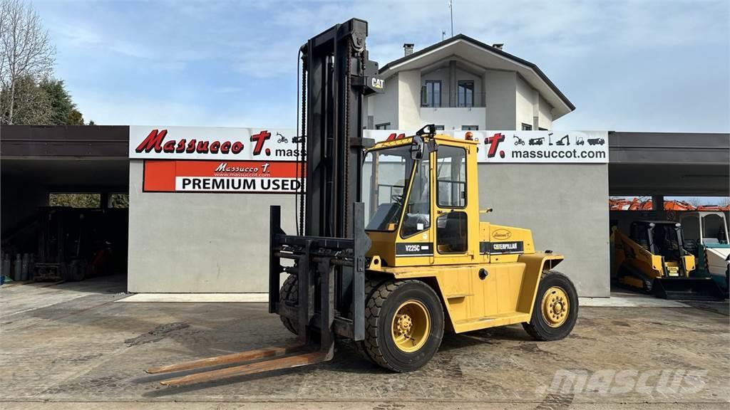 CAT V225C Camiones diesel