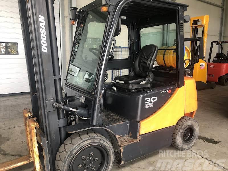 Doosan G30E-5 Camiones LPG