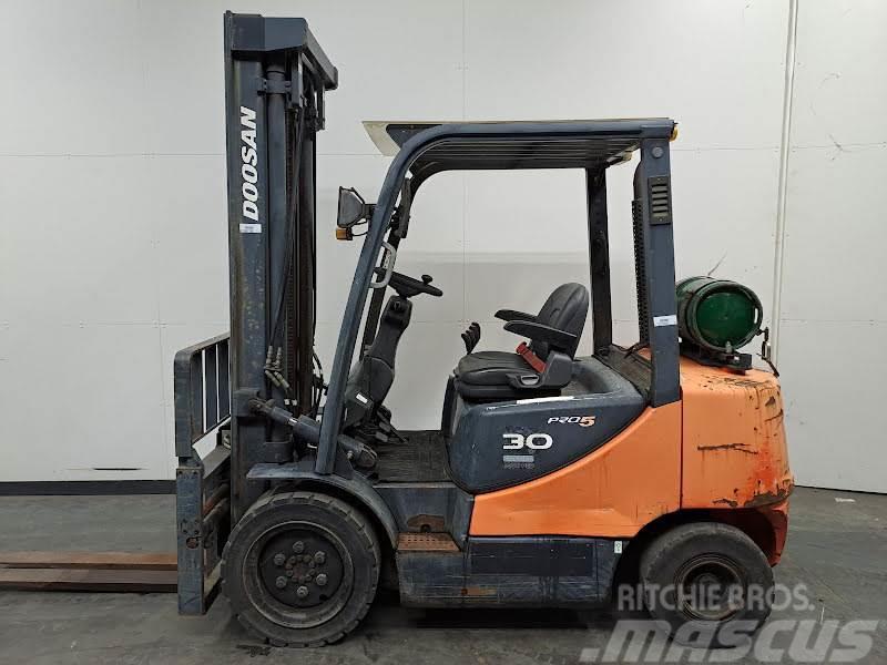 Doosan G30E-5 Camiones LPG