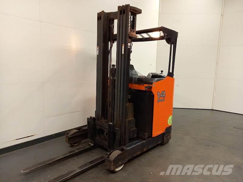 Doosan BR14JW-7 PLUS Montacargas de alcance de gran altura