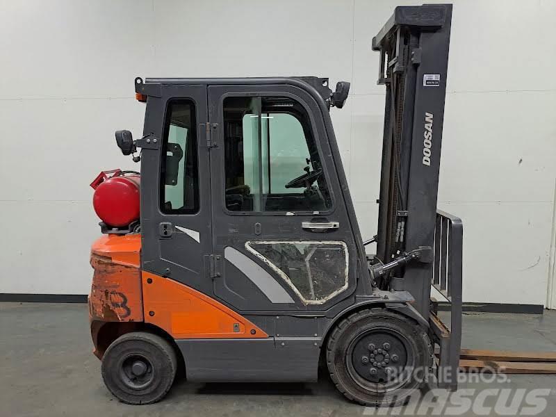 Doosan G25P-7 Camiones LPG