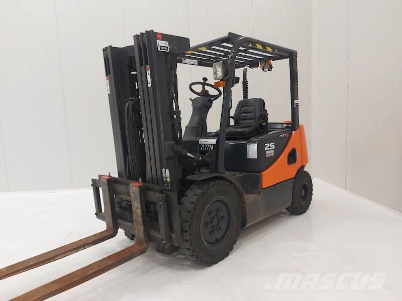 Doosan D25S-5 Camiones diesel