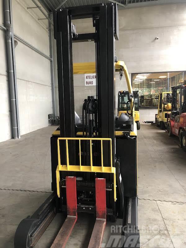 Hyster R1.6 Montacargas de alcance de gran altura