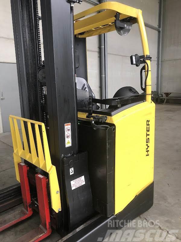 Hyster R1.6 Montacargas de alcance de gran altura