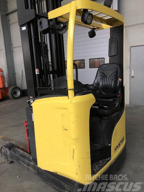 Hyster R1.6 Montacargas de alcance de gran altura