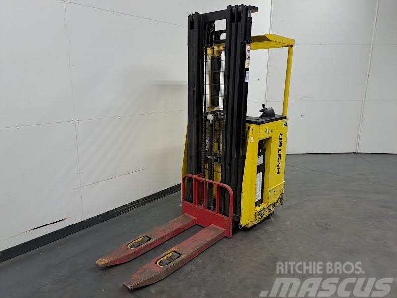 Hyster RS1.5 Montacargas de alcance de gran altura