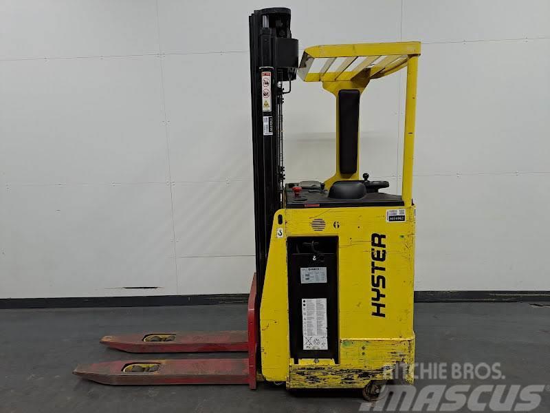 Hyster RS1.5 Montacargas de alcance de gran altura