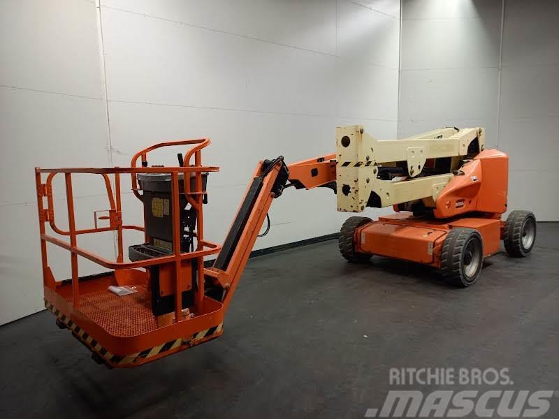 JLG M450AJ Plataformas con brazo de elevación manual