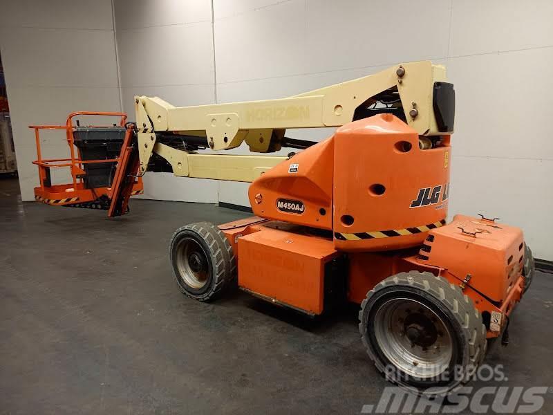 JLG M450AJ Plataformas con brazo de elevación manual