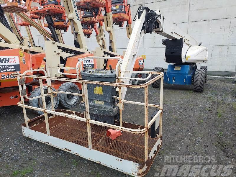 JLG 1250AJP Plataformas con brazo de elevación manual