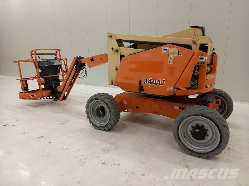 JLG 340AJ Plataformas con brazo de elevación manual