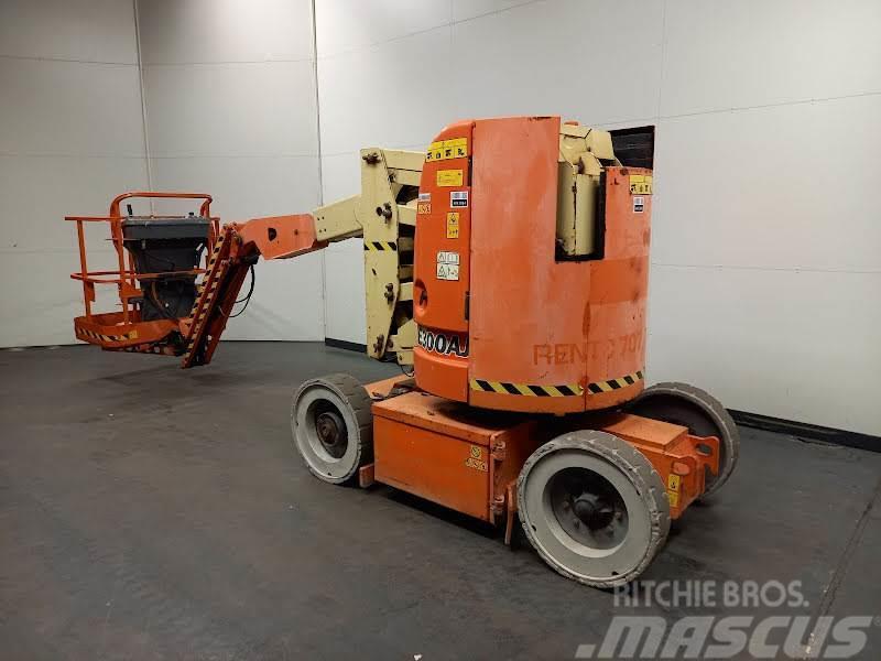 JLG E300AJ Plataformas con brazo de elevación manual