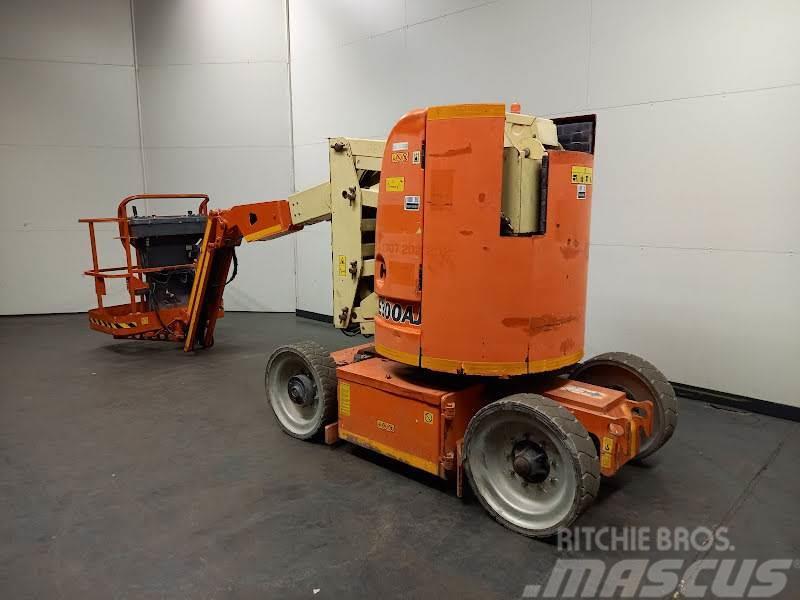 JLG E300AJ Plataformas con brazo de elevación manual