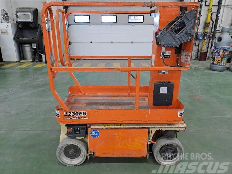 JLG 1230ES Plataformas con jaula de elevación