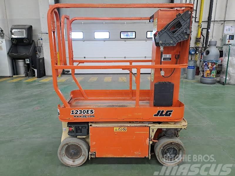 JLG 1230ES Plataformas con jaula de elevación