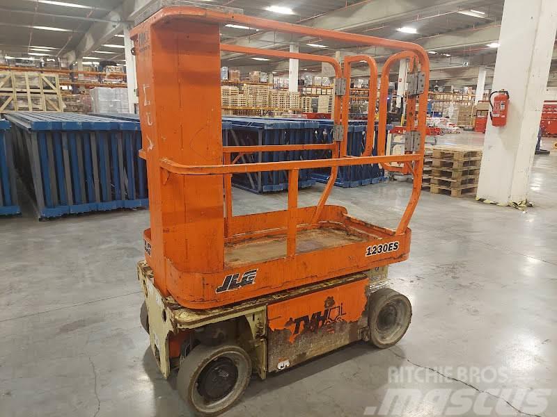 JLG 1230ES Plataformas con jaula de elevación