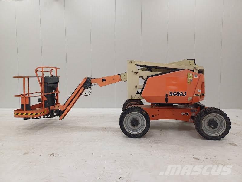 JLG 340AJ Plataformas con brazo de elevación manual