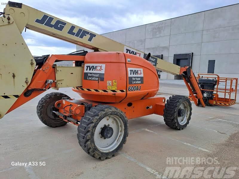 JLG 600AJ Plataformas con brazo de elevación manual