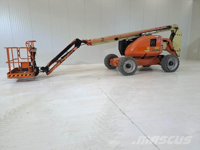 JLG 600AJ Plataformas con brazo de elevación manual