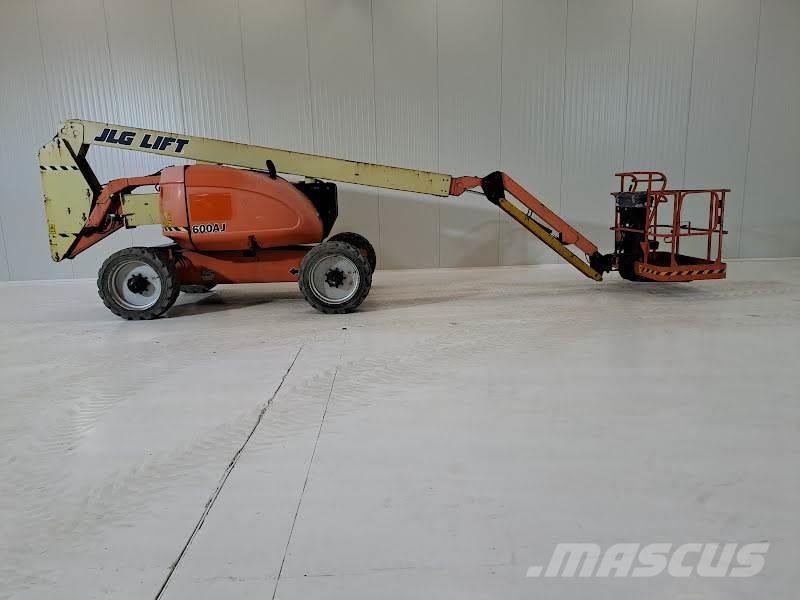 JLG 600AJ Plataformas con brazo de elevación manual