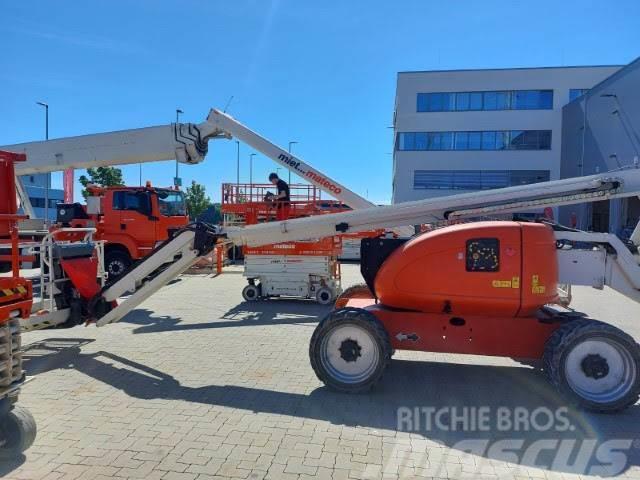 JLG 600AJ Plataformas con brazo de elevación manual