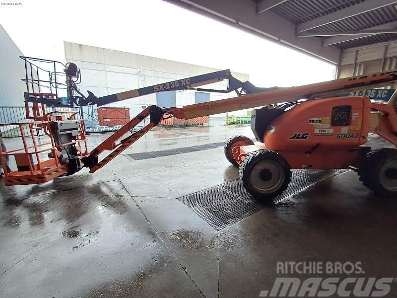 JLG 600AJ Plataformas con brazo de elevación manual