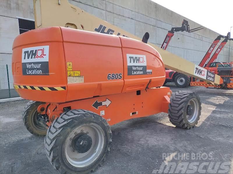 JLG 680S Plataformas con brazo de elevación telescópico