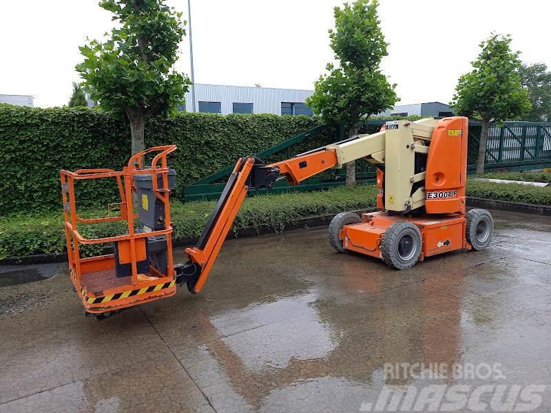 JLG E300AJP Plataformas con brazo de elevación manual