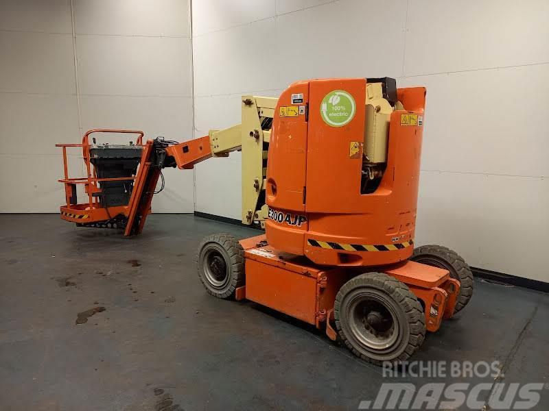 JLG E300AJP Plataformas con brazo de elevación manual