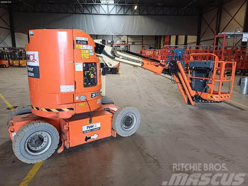 JLG E300AJP Plataformas con brazo de elevación manual