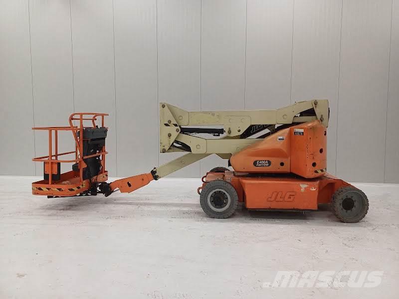 JLG E400AN Plataformas con brazo de elevación manual