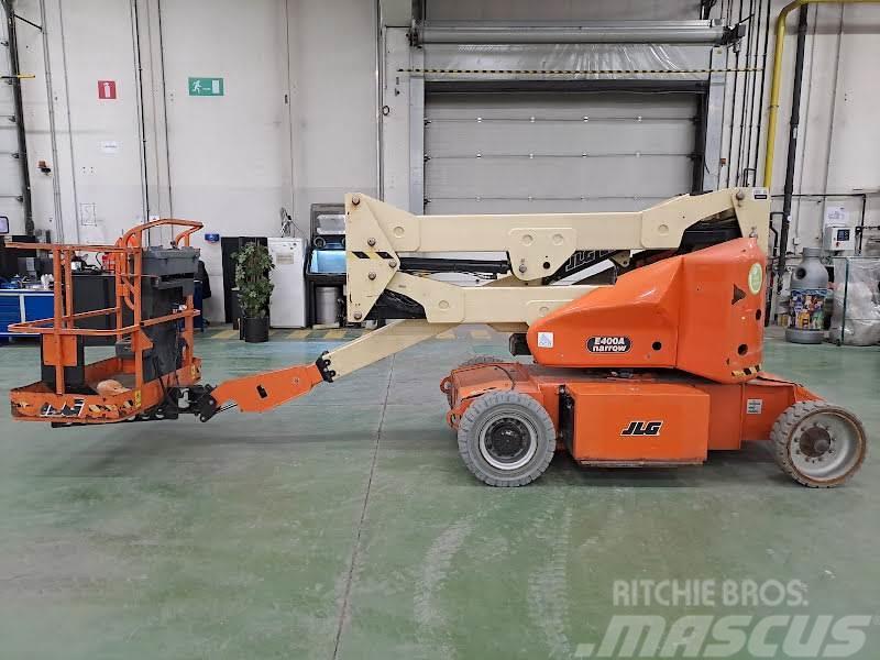 JLG E400AN Plataformas con brazo de elevación manual