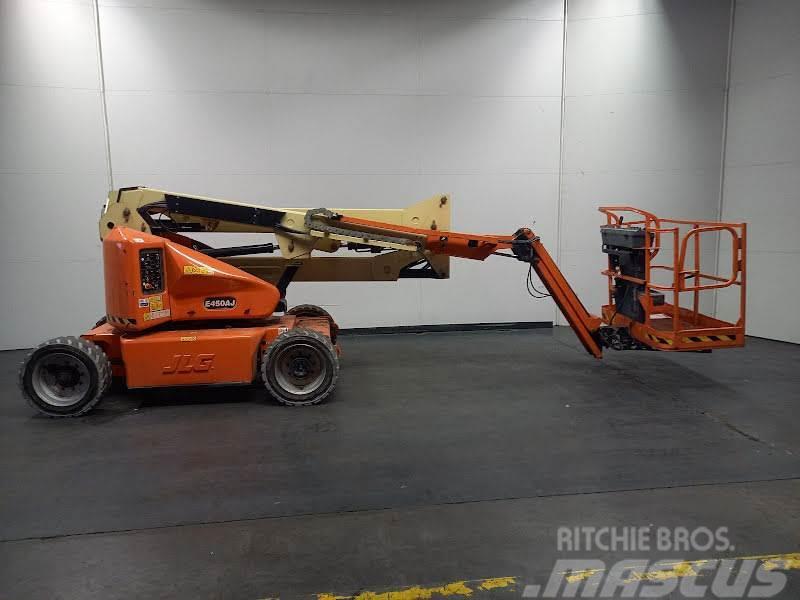 JLG E450AJ Plataformas con brazo de elevación manual