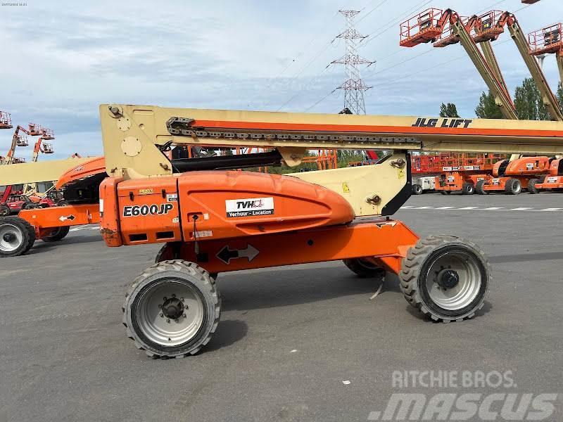 JLG E600JP Plataformas con brazo de elevación manual