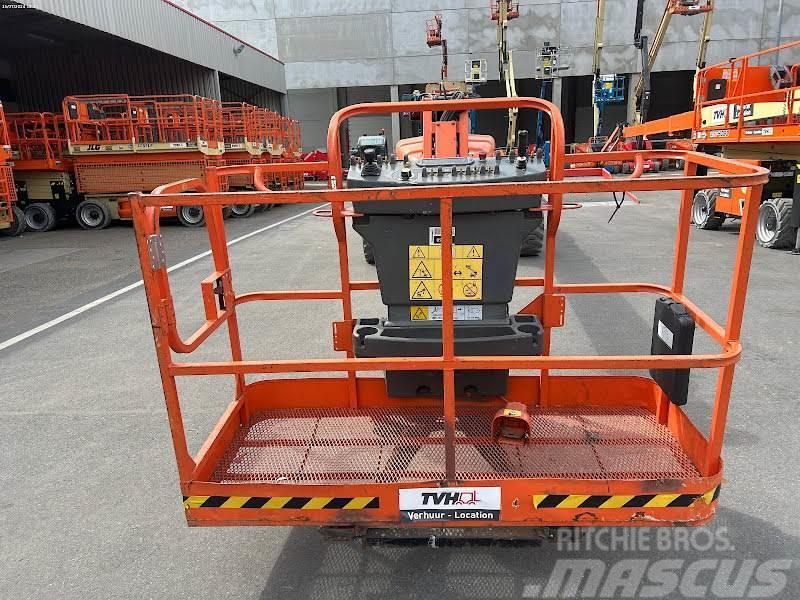 JLG E600JP Plataformas con brazo de elevación manual