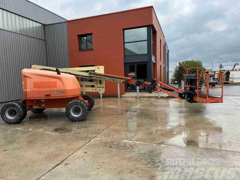 JLG 520AJ Plataformas con brazo de elevación manual