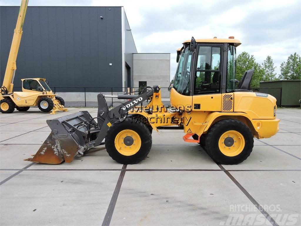 Volvo L30G Cargadoras sobre ruedas