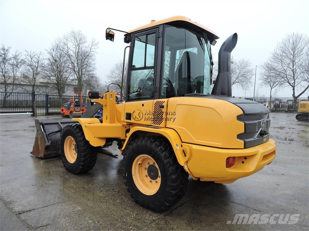 Volvo L30G Cargadoras sobre ruedas