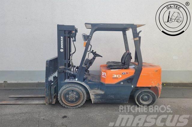 Doosan D30G Camiones diesel