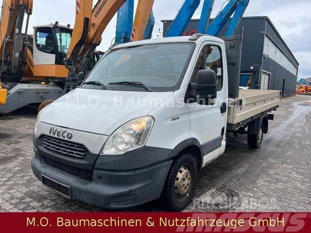 Iveco 35S13 Caja abierta/laterales abatibles