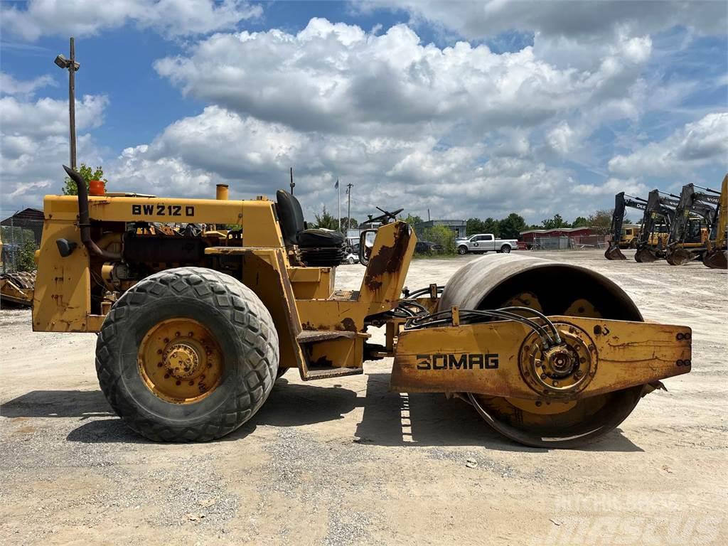 Bomag BW212D Rodillos de un solo tambor