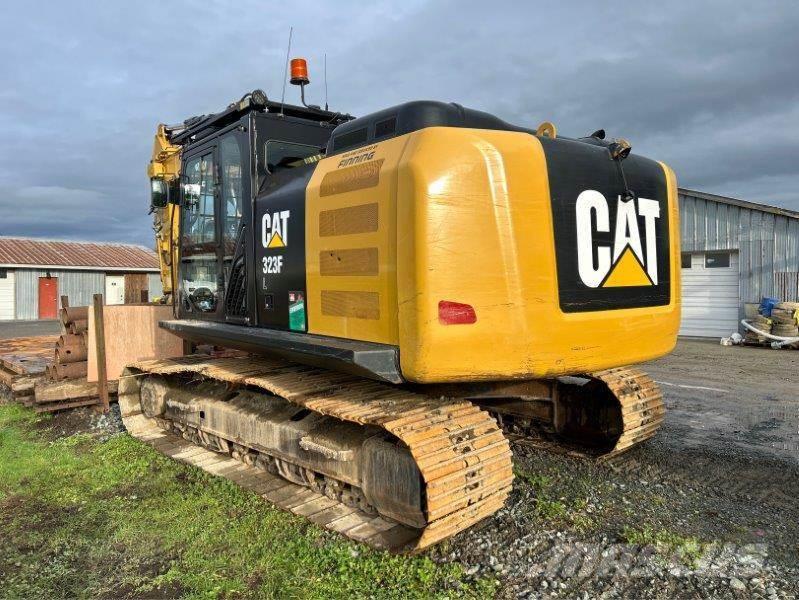 CAT 323FL Excavadoras sobre orugas