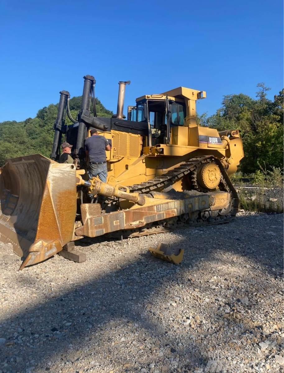 CAT D10R Buldozer sobre oruga