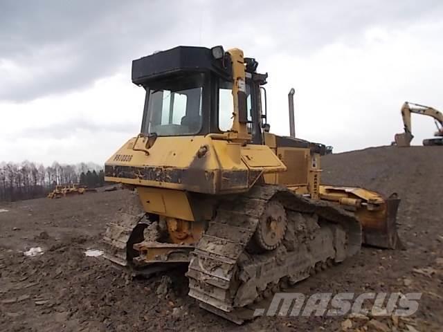 CAT D6M Buldozer sobre oruga