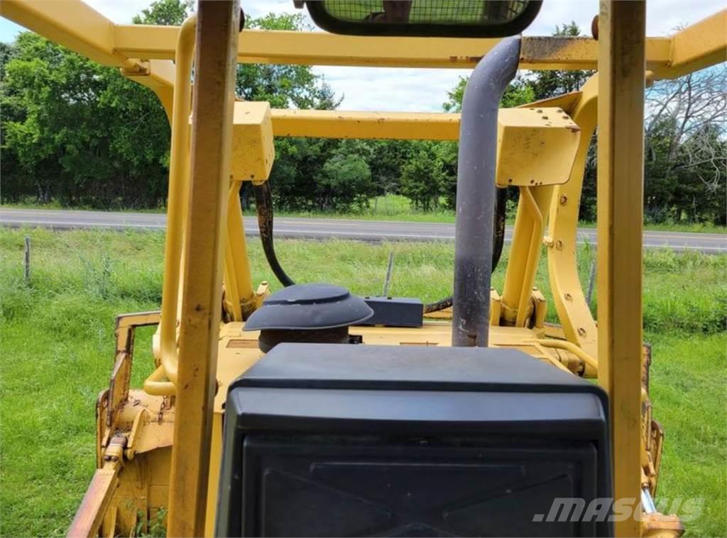 CAT D6R Buldozer sobre oruga