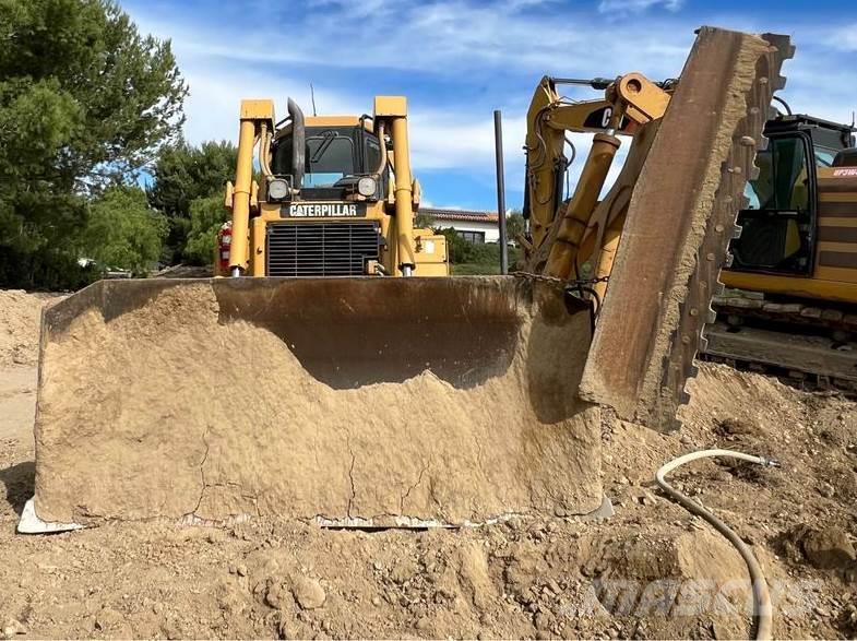 CAT D6T Buldozer sobre oruga