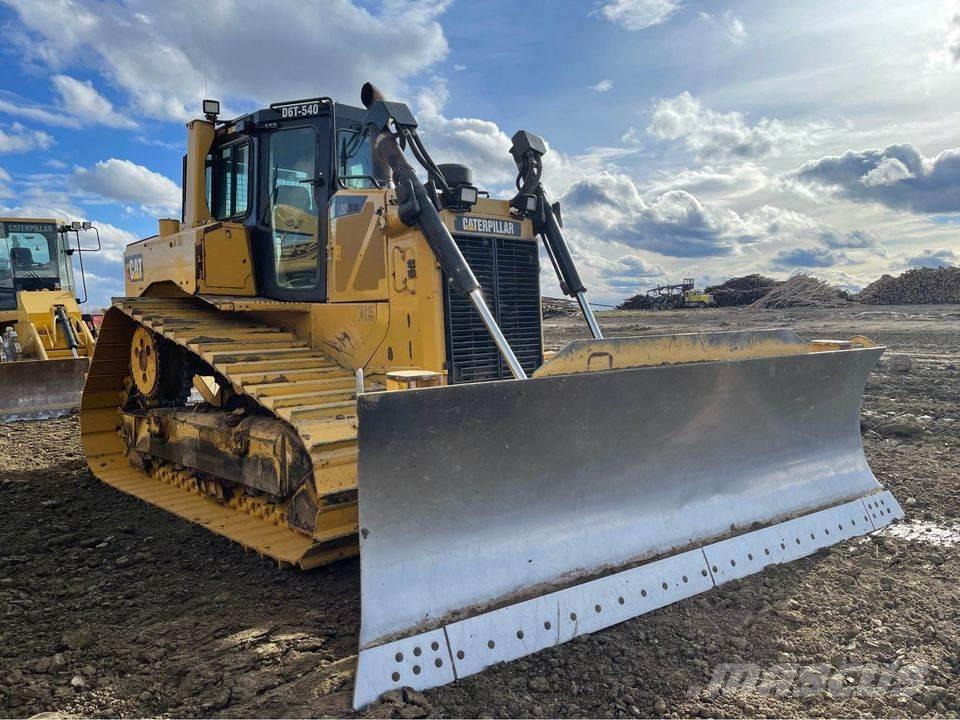 CAT D6T Buldozer sobre oruga