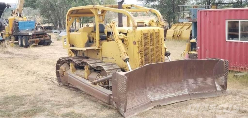 CAT D8H Buldozer sobre oruga